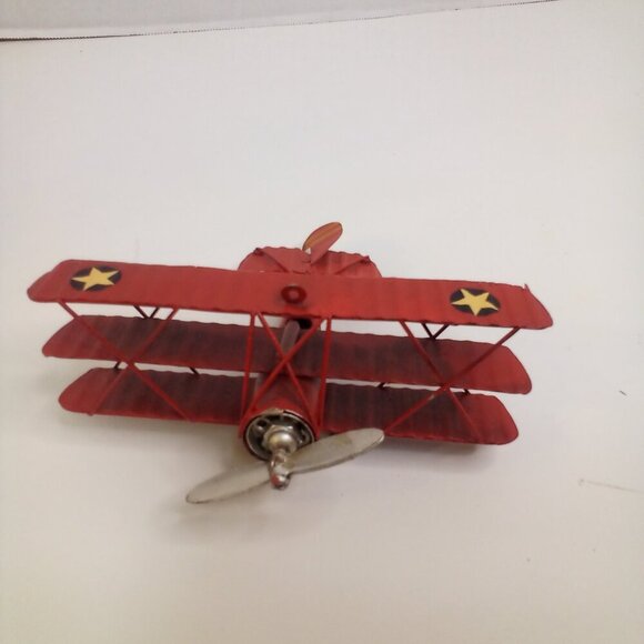 Vintage World War 1 Tri-Plane Airplane Metal Red Decor Model 6" x 6" - Picture 3 of 13